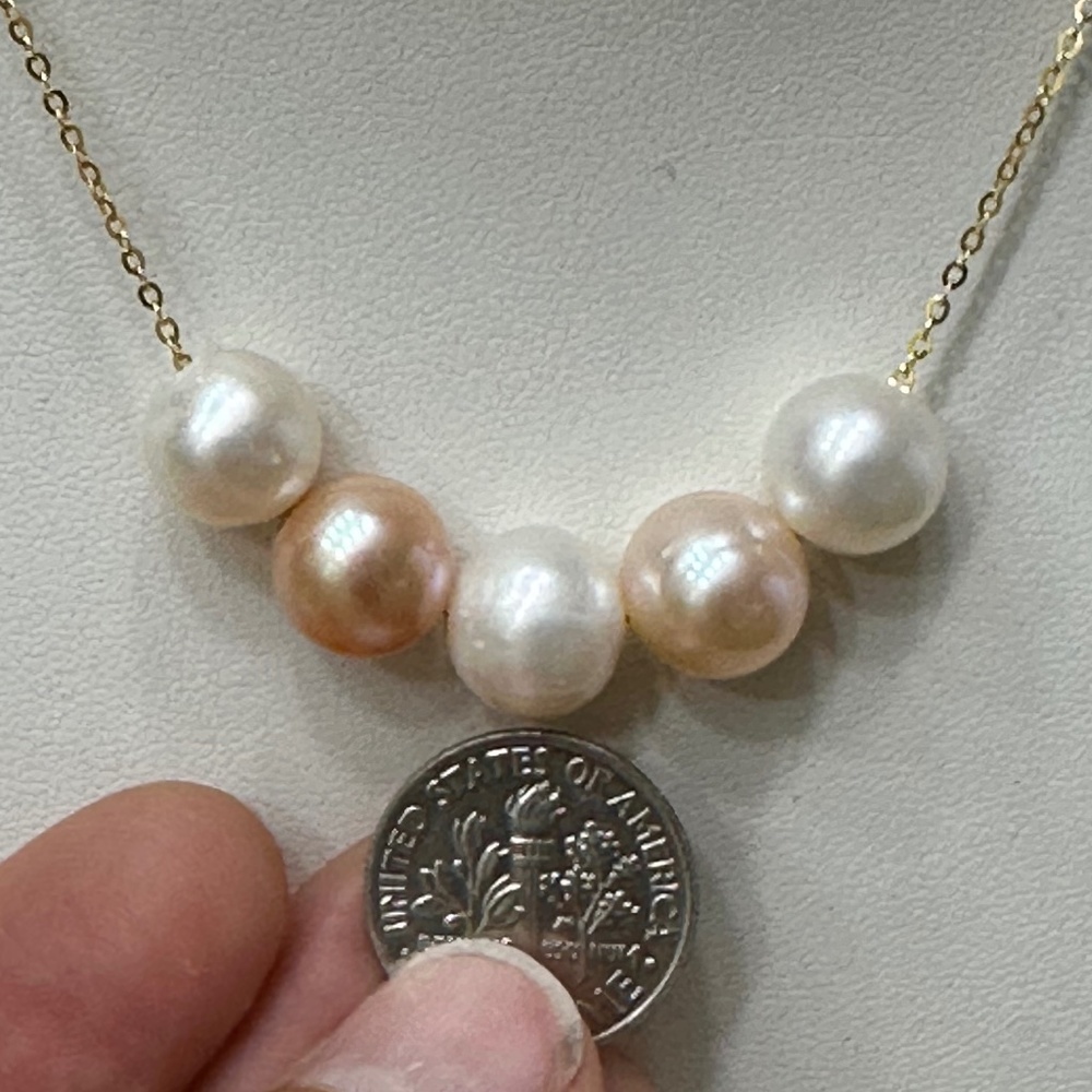 Five NATURAL Cultured Pearls Floating on 14K YG - 18 Inches (Adjustable) - Picture 4 of 9
